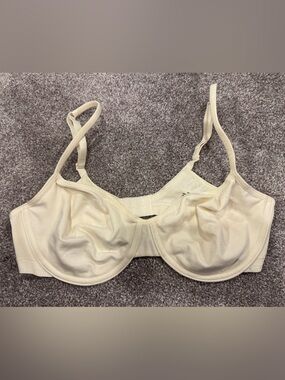 Victoria's Secret Cream Underwire Bra